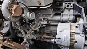 170HP เครื่องยนต์ดีเซล4สูบ4M50ใช้แล้วสภาพการทำงานที่ดีเยี่ยมชิ้นส่วนเครื่องจักรอุตสาหกรรมมิตซูบิชิเหล็ก - Product Image 4