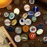Badge de football personnalisé en émail, broche de revers en alliage de zinc pour les fans de football, idéal pour les souvenirs de tournois sportifs internationaux