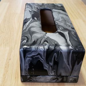 Boîte à mouchoirs en résine artisanale avec fleurs séchées et feuille d'or porte-serviettes en acrylique décoratif pour la maison et le bureau - Product Image 4