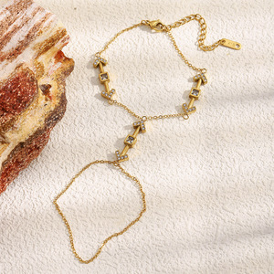 Set di Anelli a Freccia in <span class=keywords><strong>Acciaio</strong></span> Inossidabile Placcato Oro 18K, <span class=keywords><strong>Bracciale</strong></span> a Catena per Nocche, Gioielli da Mano Creativi in Stile Ins per Donne, Regalo Boho - Product Image 3