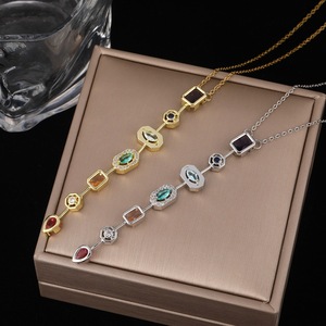 Collar de Acero Inoxidable Chapado en Oro de Alta Gama para Mujer con Colgante de Flecos Único, Joyería de Circonita de Moda, Regalo Perfecto - Product Image 1