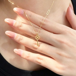 อาซูโอ ไฟน์ จิวเวลรี่ ของแท้ 18K ทองคำแท้สีเหลือง ไม่มีหิน จี้รูปกุญแจน่ารัก สร้อยคอ ของขวัญสำหรับผู้หญิง งานวันเกิด Au750 - Product Image 6