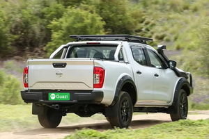 <span class=keywords><strong>Nissan</strong></span> Navara D40 <span class=keywords><strong>NP300</strong></span> 2024 2.5L automatico 4WD AWD lusso QR25 benzina Pick up camion pagamento anticipato di vendita calda auto a mano sinistra - Product Image 2