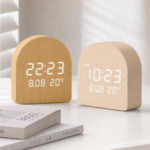 Horloge numérique intelligente à LED <span class=keywords><strong>en</strong></span> bois, design simple et compact, avec alarme, pour table de chevet d'hôtel, cadeau promotionnel, pour la maison ou usage familial individuel. - Product Image 4