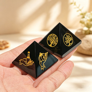 <span class=keywords><strong>Pyramide</strong></span> d'Orgone en Obsidienne Naturelle Gravée <span class=keywords><strong>avec</strong></span> Symbole, pour Guérison par les Cristaux, Méditation Reiki et Décoration Intérieure (Vente en Gros) - Product Image 3