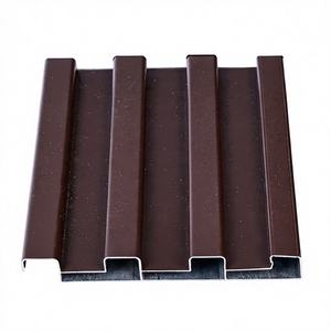 Panneau en aluminium ignifuge avec noyau en PU - Solution d'isolation des murs extérieurs de maisons préfabriquées modernes avec un design écologique - Product Image 1