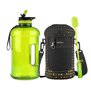 2.2l Water Bottle With Sleeve Food Grade PETG Plastic Gym Sports Half Gallon 2.2l Motivation Water Bottle Jug Wholesale With Sleeves