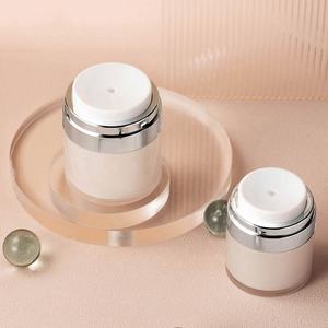 Vaso per crema per lozione con pompa a pressione Airless da <span class=keywords><strong>30</strong></span> <span class=keywords><strong>ml</strong></span> per la cura della pelle cosmetica riutilizzabile in acrilico vuoto di lusso - Product Image 2