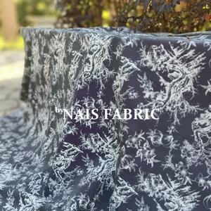 Nouvelle mode <span class=keywords><strong>noir</strong></span> <span class=keywords><strong>blanc</strong></span> double deux côtés <span class=keywords><strong>jungle</strong></span> arbre impression textile vêtements de créateurs <span class=keywords><strong>tissu</strong></span> jacquard - Product Image 2