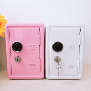 Organizador Cuadrado de Hierro con Cerradura, Mini Caja de Dinero y Portaplumas, Diseño Kawaii de Alta Calidad - Product Image 3