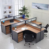 Mobilier de bureau en système open space, bureau modulaire avec cloisons, poste de travail collaboratif pour 2/4/6 personnes, panneau E1