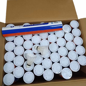 Bán Buôn Siêu Bền Lớp Một Cầu Lông Cầu Lông Biểu Tượng Tùy Chỉnh Với Lông Ngỗng Và Tự Nhiên Nút Chai - Product Image 1