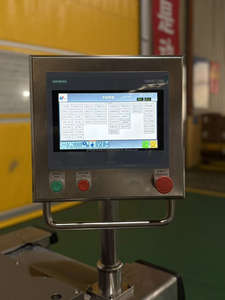 Machine d'emballage sous vide thermoformage industrielle de petite taille à configuration avancée pour l'emballage d'œufs en conserve épicés - Product Image 3