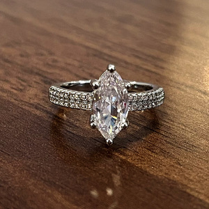 Anello con Diamante Taglio Pera F1401, Pietra Naturale, Stile Classico, Anello di Fidanzamento per Donna - Product Image 4