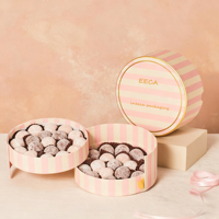 Emballage de boîte-cadeau en papier de truffes aux fruits au chocolat rigide rotatif à double couche fait à la main Boîte de barre de chocolat aux dates rondes de luxe