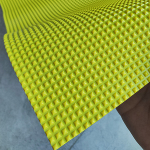 Tapis à motif pyramidal EPDM antidérapant étanche à l'eau pour les chantiers de construction extérieurs Gym <span class=keywords><strong>Vans</strong></span> Garages Hôtels Aéroports-Coupe personnalisée - Product Image 1