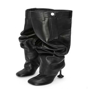 Bottes hautes plissées à bout carré et talons originaux pour femme, avec boutons métalliques, coupe large - Product Image 3