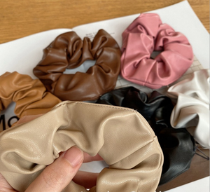 Fabrieksgroothandel Luxe Kunstleren Haarband Touw Multicolor PU Haar <span class=keywords><strong>Scrunchies</strong></span> voor Dames en Meisjes - Product Image 3