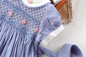 27832311 Vestiti <span class=keywords><strong>Estivi</strong></span> Smock <span class=keywords><strong>per</strong></span> Bambine, Abiti con Stampa Floreale e Lavorazione Smock Fatta a Mano, Vendita all'Ingrosso - Product Image 3