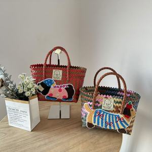 Nouveau sac tissé rétro à rayures motif Teckel pour voyage, vacances, trajets quotidiens, shopping, doublure PVC, fermeture ouverte, broderie, 20x15x10cm - Product Image 2