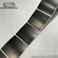 Vente en gros de rouleaux de papier thermique autocollants en vinyle autocollants de dessins animés, étiquettes époxy blanches pour vin, matière plastique