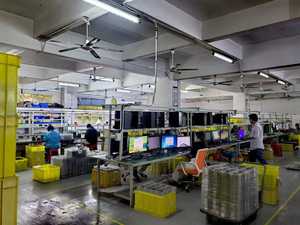 ONN <span class=keywords><strong>Fire</strong></span> TV Stick 4K HDR HD WIFI 5G BT DDR4 ATV con Telecomando Vocale, 8GB RAM 128GB ROM, Canali Gratuiti, Sistema Operativo Android 11, Quad Core - Product Image 5