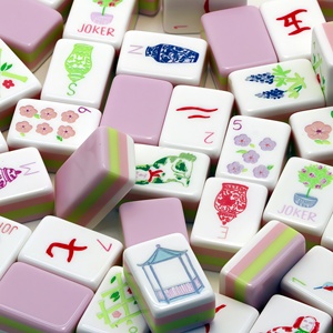 Juego de Mahjong Americano de Lujo Personalizado, Superficies de Acrílico de Cuatro Niveles, 160 Fichas de Juego, Ecológico y Duradero - Product Image 1