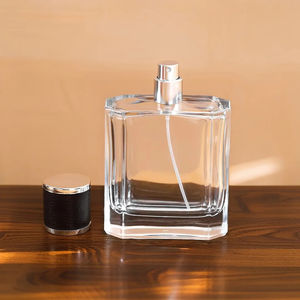 Logotipo personalizado de lujo Cuadrado plano 100mL Botella de rociador de bomba de perfume vacío de vidrio transparente con Tapa de cuero - Product Image 3