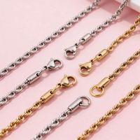 Collier long en chaîne torsadée moderne en acier inoxydable plaqué or 18 carats, élégant