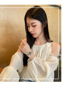 นาฬิกาข้อมือผู้หญิงหรูหรา Mermaid ขนาด 30 มม. ตัวเรือนทรงสี่เหลี่ยม ระบบควอตซ์ ประดับเพชร ดีไซน์หางปลา สายสแตนเลส - Product Image 1