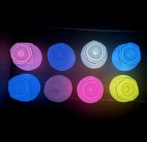 Vibratore a Forma di Rosa con Funzione di Suzione Clitoridea, 10 Modalità, Luminoso al Buio, per Donne, Vendita all'Ingrosso - Product Image 5