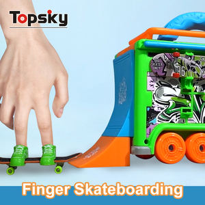 Skateboards à doigts amusants avec rampe, voitures <span class=keywords><strong>en</strong></span> plastique moulées sous pression, jouets pour enfants, jeu de bureau pour garçons - Product Image 3