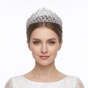 Couronne de mariée de luxe en CZ, diadème de mariage en forme de <span class=keywords><strong>V</strong></span>, diadème de concours de beauté en cristal, accessoire de coiffure pour mariée, bal de promo, Quinceañera - Product Image 1