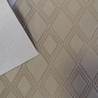 Emballage en gros par rouleaux de différents modèles de tissu à point de diamant en cuir synthétique échantillon gratuit