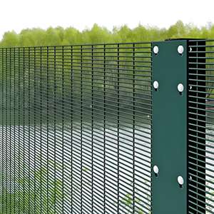 Valla de Alta Seguridad 358 Anti-escalada, Panel de Malla de Alambre Soldado Clearview, Acero Galvanizado, para Perímetros Exteriores de Ranchos, Prisiones y Aeropuertos - Product Image 2