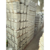 Vaisselle en porcelaine blanche en gros d'usine : assiettes et bols en céramique pour restaurants, vendus à la tonne