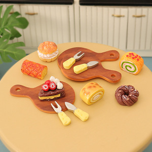 KI huiyuan Jouets miniatures pour maison de poupée, modèles de <span class=keywords><strong>pain</strong></span> <span class=keywords><strong>et</strong></span> de gâteaux, fromage, décorations de scène avec <span class=keywords><strong>couteau</strong></span> <span class=keywords><strong>et</strong></span> fourchette, accessoires d'assiettes <span class=keywords><strong>à</strong></span> dîner - Product Image 2