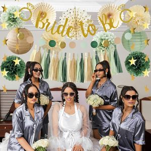 Décorations de fête prénuptiale vert sauge, bannière « Future mariée », pompons en papier vert sauge, guirlandes à franges, décorations pour fête de mariage - Product Image 3