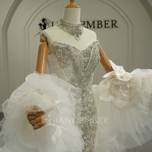 Vestido de Novia Moderno GT26004 con Cuentas Pesadas, Corte Sirena Delgado, Encaje Floral, Apliques de Cristal y Bordados, con Cola Capilla - Product Image 5