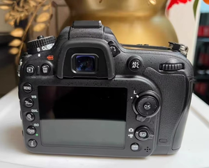 Cámara Digital <span class=keywords><strong>Nikon</strong></span> <span class=keywords><strong>D7100</strong></span>, Solo Cuerpo, 24MP, Pantalla Fija de 3.2 Pulgadas, Usada, Buena Calidad - Product Image 1