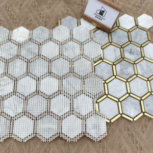Piastrelle Esagonali Adesive in Stile Moderno Dougbuild, Mosaico in Marmo Bianco di Carrara con Design Grafico - Product Image 5