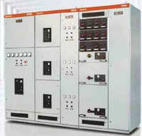 Armoire de compensation basse tension MNS/GGD avec barres omnibus en acier et cuivre pour la compensation de puissance réactive - Équipement de distribution d'énergie