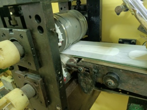 Sanitary Napkin and <strong>Diaper</strong> Making <strong>Machine</strong> Ultra Thin Pads Ladies Sanitary Napkin <strong>Machine</strong> Low <strong>Cost</strong> - Product Image 4
