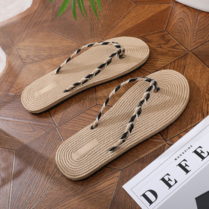 Sandali Estivi 2026 Nuovo Stile, <span class=keywords><strong>Ciabatte</strong></span> Piatte in <span class=keywords><strong>Paglia</strong></span> Intrecciata Semplici, <span class=keywords><strong>Infradito</strong></span> da Uomo per Esterni, <span class=keywords><strong>Ciabatte</strong></span> Casual da Spiaggia alla Moda e di Tendenza - Product Image 1