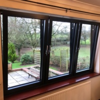 Marco de aleación de aluminio insonorizado personalizado ventana abatible doble triple vidrio templado Acero inoxidable moderno para el hogar Villa