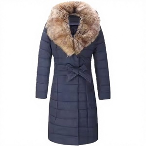 Abrigo Largo Acolchado Casual para Mujer con Logotipo Personalizado al por Mayor, Capucha de Piel, Forro de Poliéster y Nailon Transpirable, Lona Impermeable para Invierno - Product Image 2