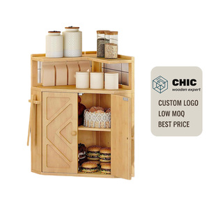 Mueble Esquinero de Bambú Estilo Boho con Puertas Talladas Geométricas, Estante de Especias de 2 Niveles para Encimera de Cocina, para Café - Product Image 1