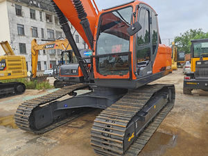 Excavatrice DOOSAN 25 tonnes DX225LC modèle 2024 d'occasion avec moteur, boîte de vitesses, PLC - Garantie 1 an, prête à être expédiée - Product Image 3