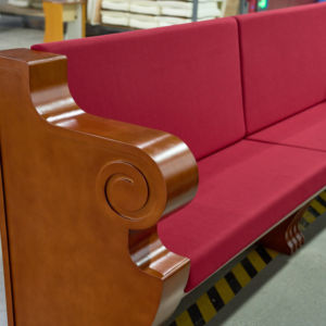 مقعد الكنيسة الخشبية الحديثة للبيع كراسي الكنيسة الحمراء للقس Sillas Para Iglesias - Product Image 3