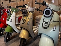 Scooter électrique moto certifié EEC COC L1e-B, couleur rouge, noir, vert, rose, Cappuccino Saige, pour les trajets urbains en Europe